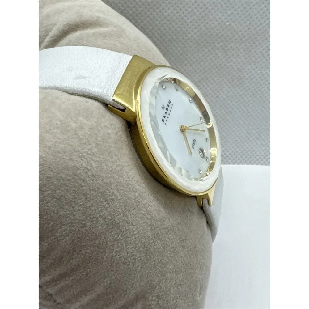 Skagen SKW2033 Women's White Leather Analog Mother of Pearl Dial Watch JNA955
